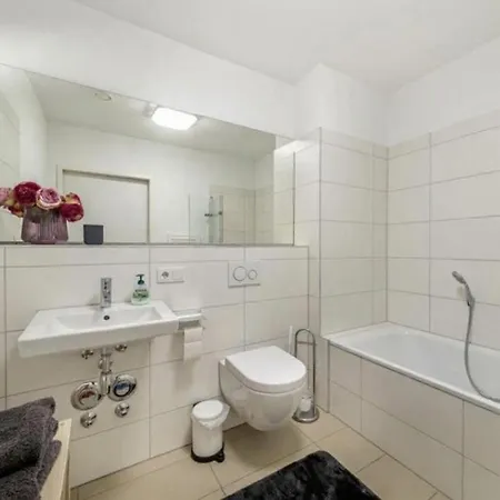 Modernes 3-zimmer-apartment In Frankfurt-niederrad Appartement *