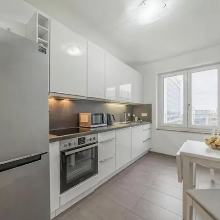 Modernes 3-zimmer-apartment In Frankfurt-niederrad Appartement
